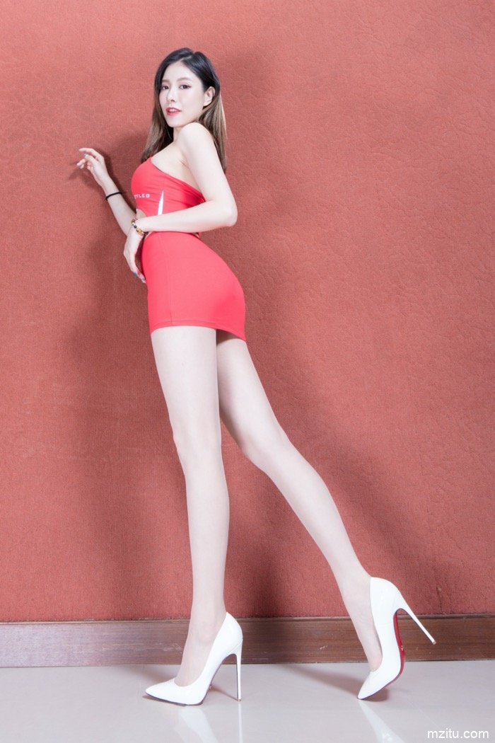 美女秘书腿真白，黑丝高跟征服老总(17)