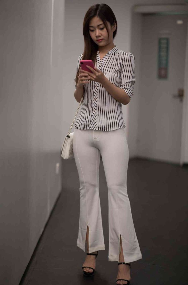 逛书店的白色紧身裤女孩【450P】04040-嘿图库