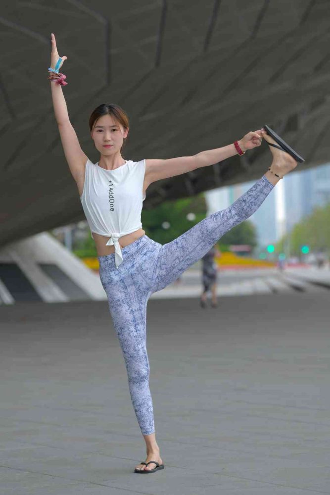 表演瑜伽的女孩【176P】04017-嘿图库