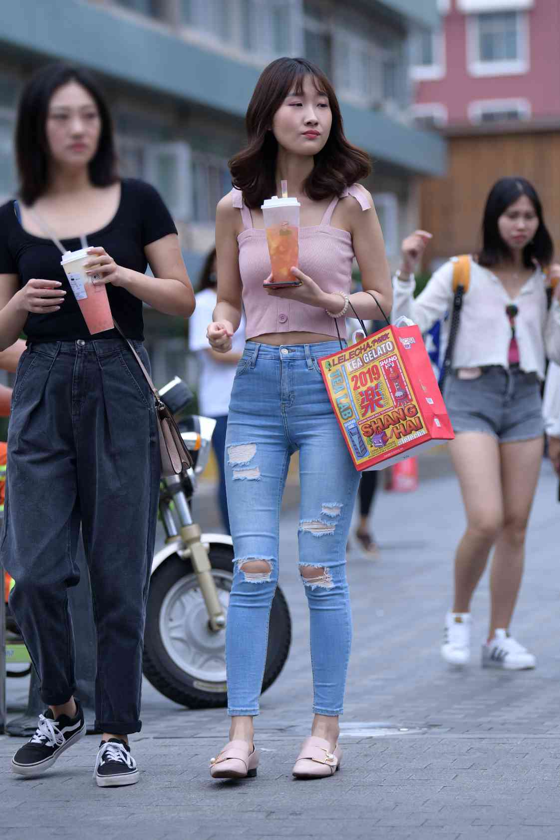 图片[2]-【免费】紧身牛仔裤女生【18P】04014-嘿图库