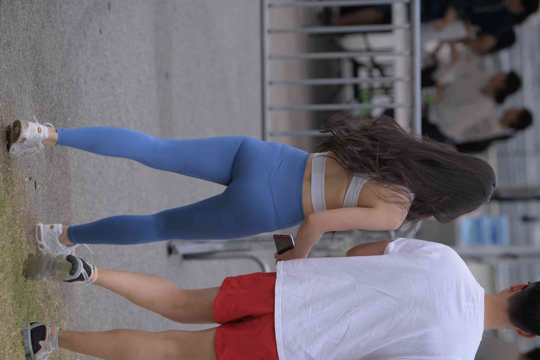 图片[3]-陪男朋友逛街的瑜伽裤女孩【74P】04034-嘿图库