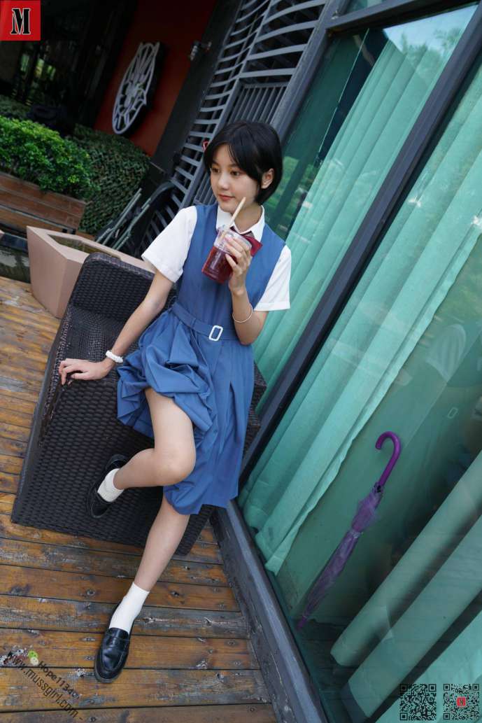 图片[2]-一副学生模样的短发姑娘【112P】20023-嘿图库