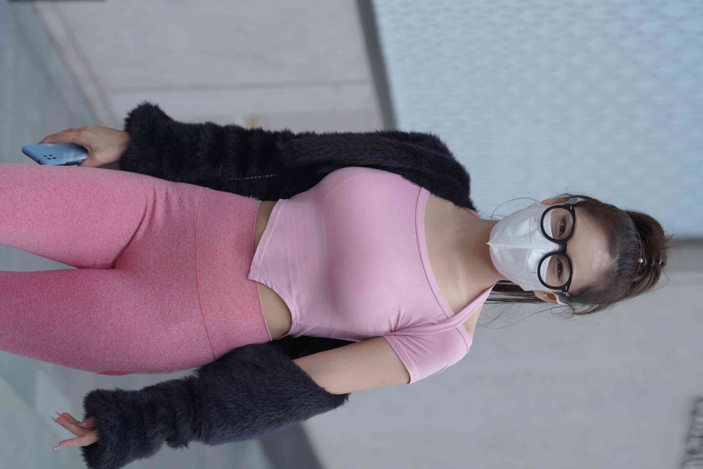 图片[4]-粉红色瑜伽裤的眼镜妹妹【93P】04019-嘿图库