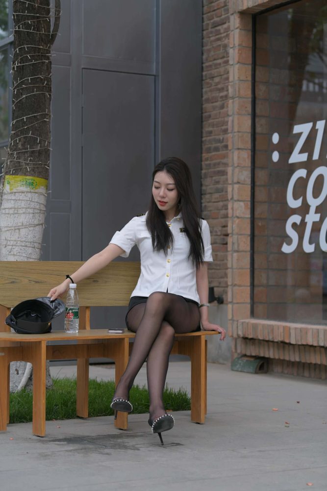 来自青涩女子兵团的小姐姐【729P】J3345-嘿图库