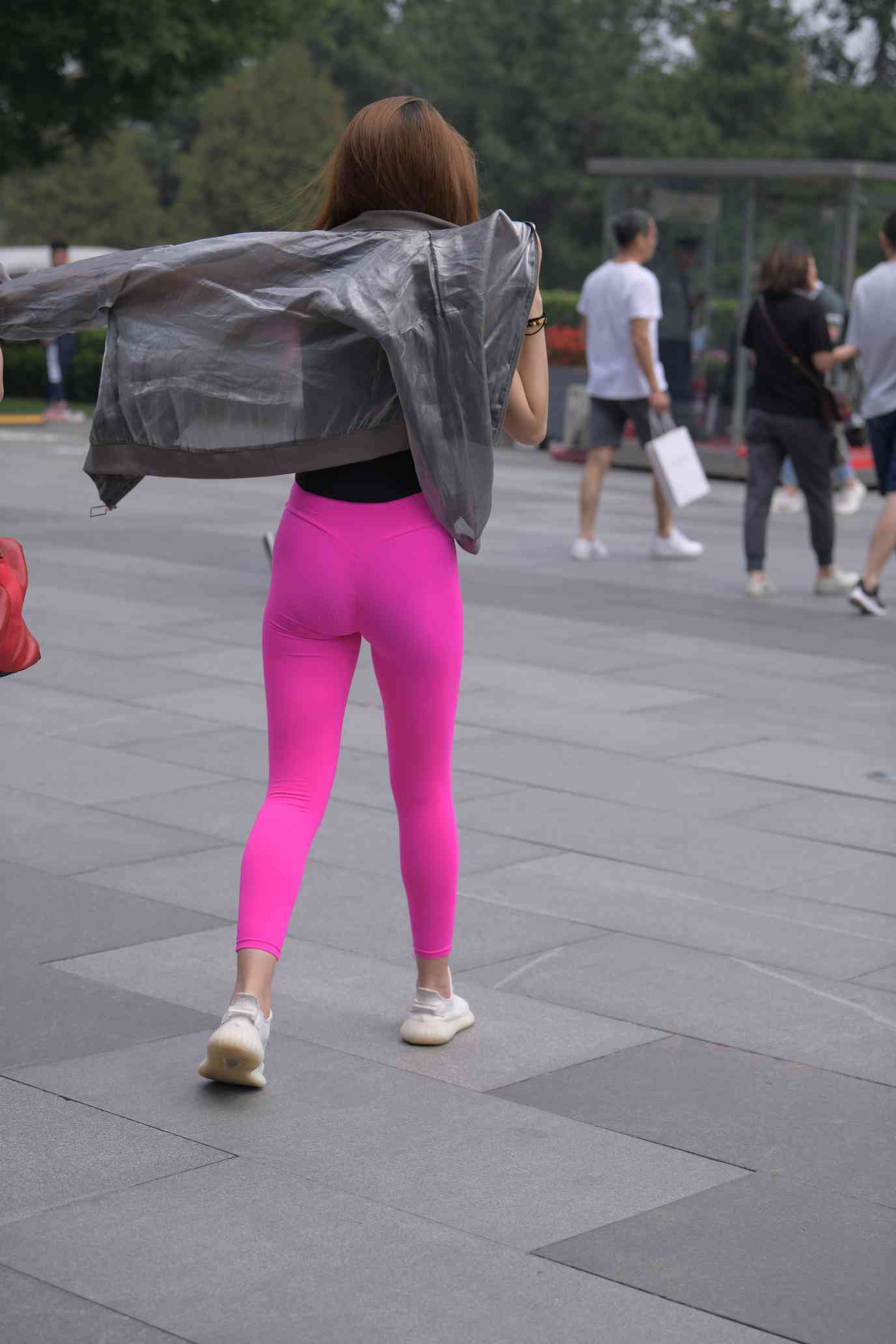 图片[5]-粉色瑜伽裤眼镜女孩【57P】04021-嘿图库