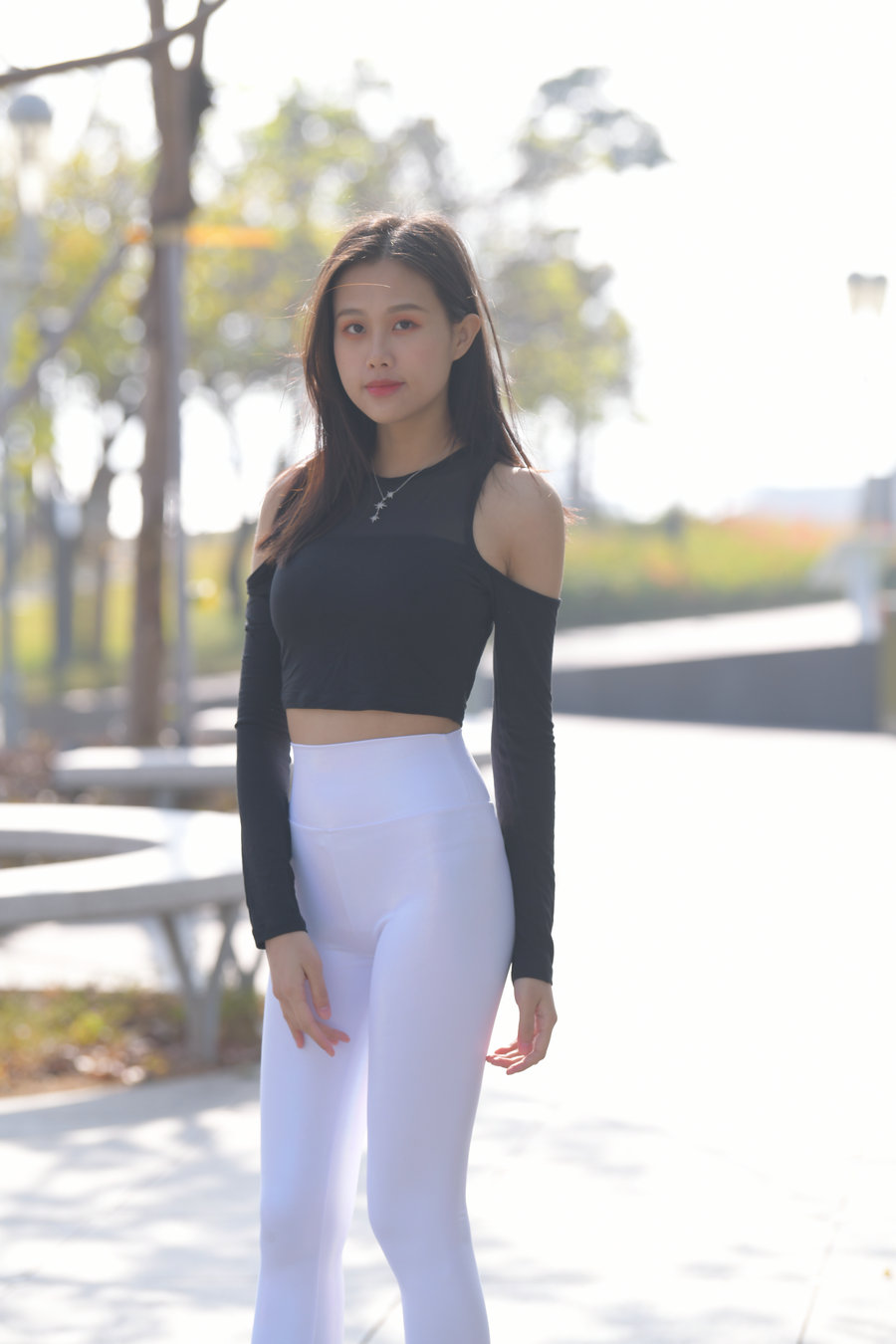 图片[1]-穿紧身白裤的端庄女孩 J1436 674P1V-22.2GB-嘿图库