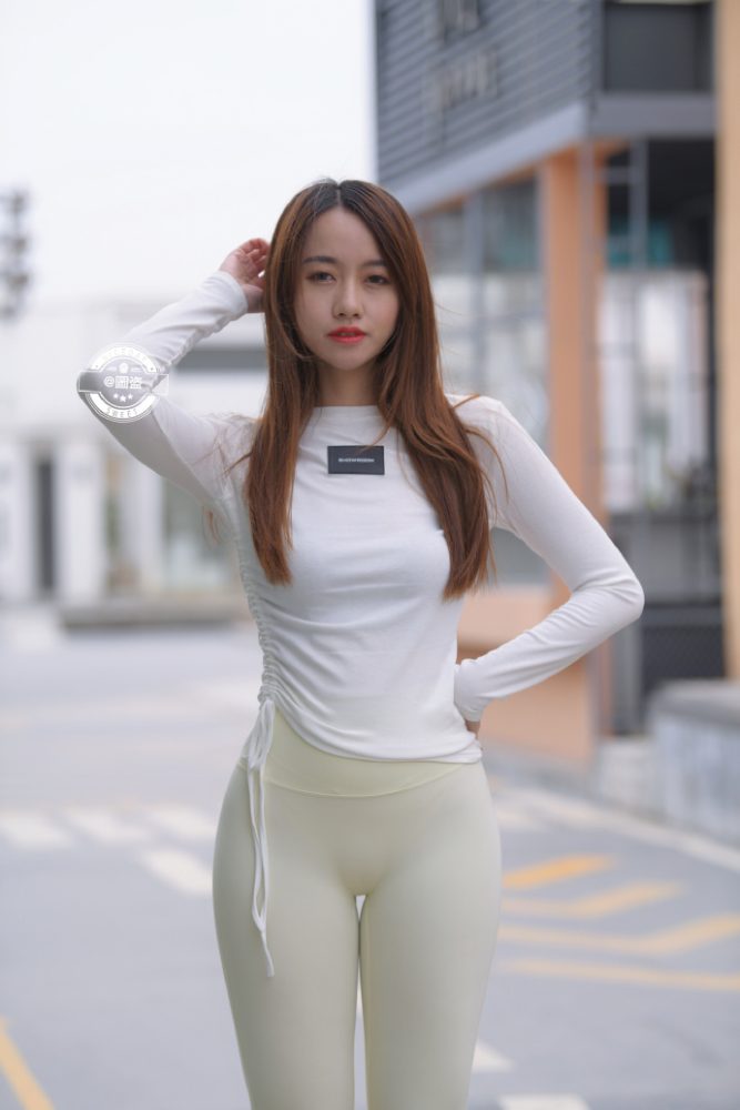 漂亮的白色瑜伽裤女孩 J1441 696P1V-21.4GB-嘿图库