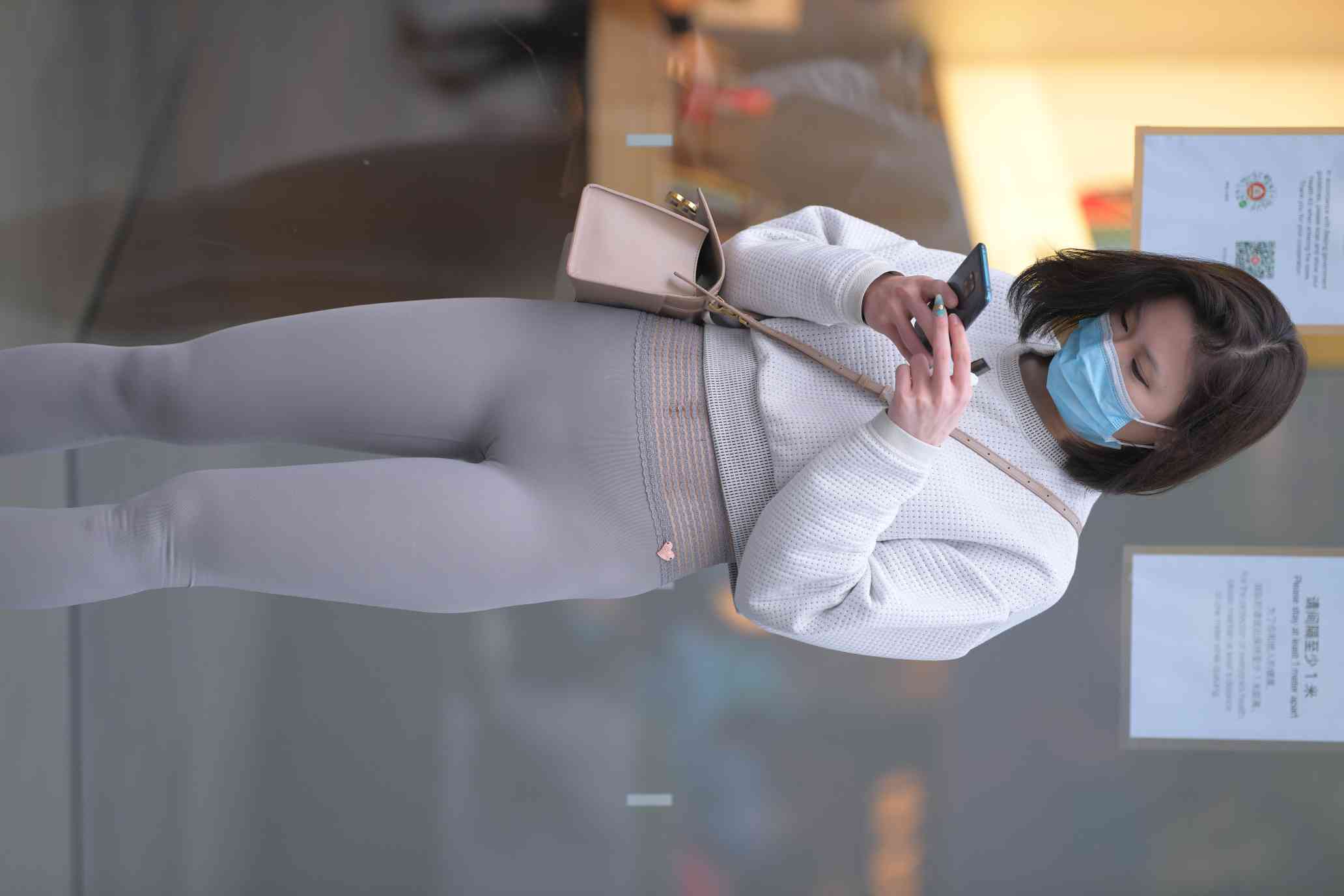 图片[2]-身材很好的短发瑜伽裤姑娘【157P】04015-嘿图库