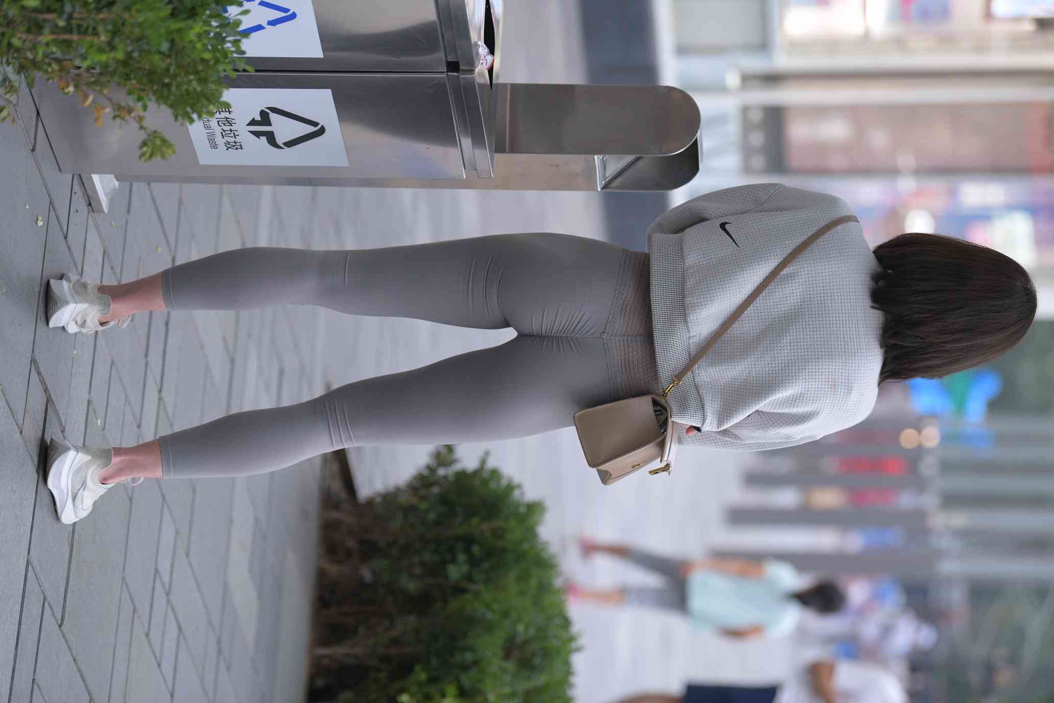 图片[4]-身材很好的短发瑜伽裤姑娘【157P】04015-嘿图库