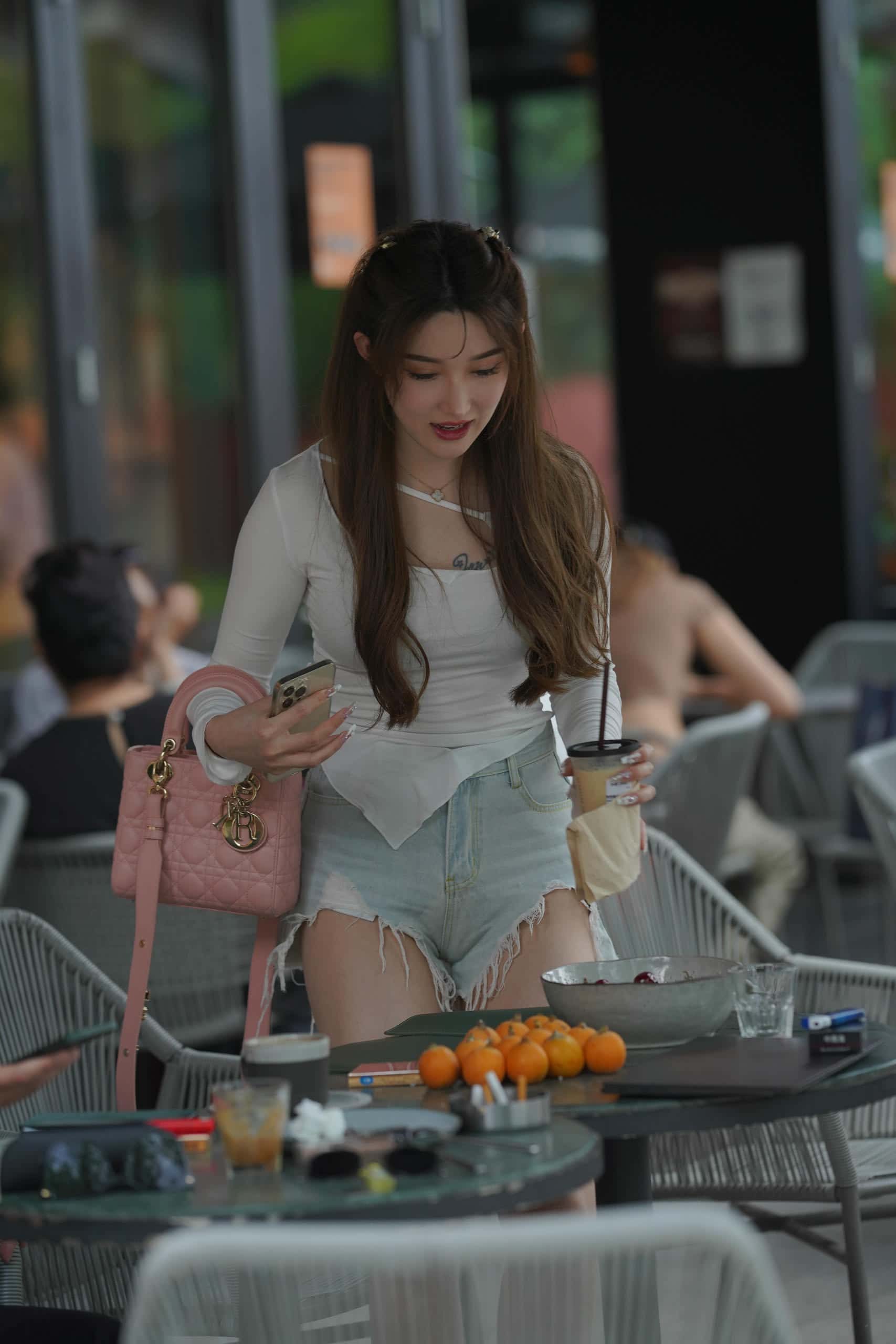 图片[5]-破洞牛仔短裤女孩【217P】J2994-嘿图库