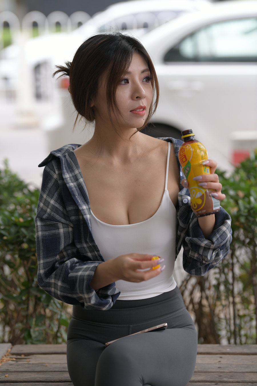 图片[1]-喝饮料的瑜伽裤女孩J2242 383P1V-17.5GB-嘿图库