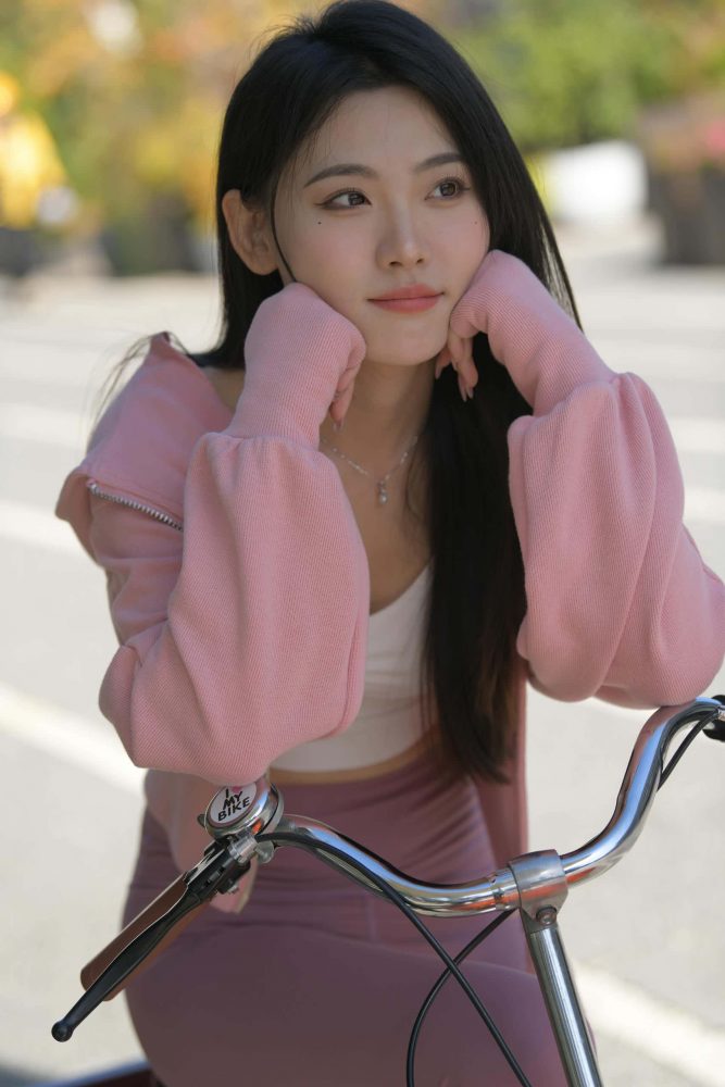 在外面拍照的粉色系女孩【653P】J6238-嘿图库