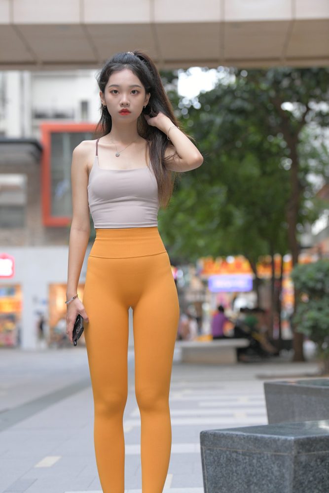 超级可爱的橘黄瑜伽裤女孩J3030 801P1V-28.0GB-嘿图库