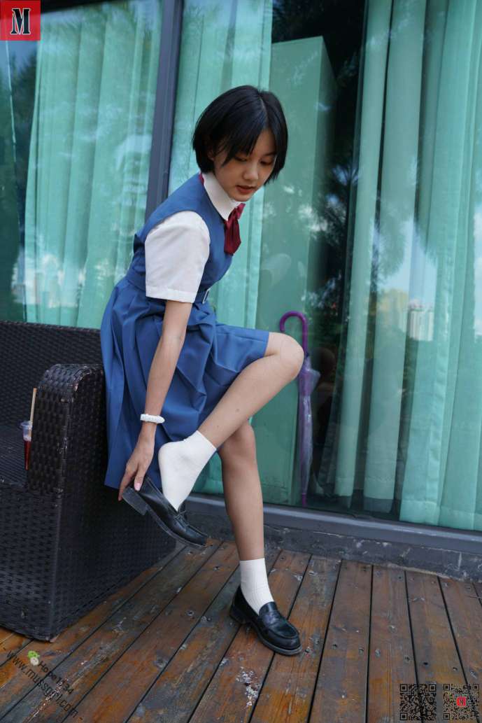 图片[3]-一副学生模样的短发姑娘【112P】20023-嘿图库