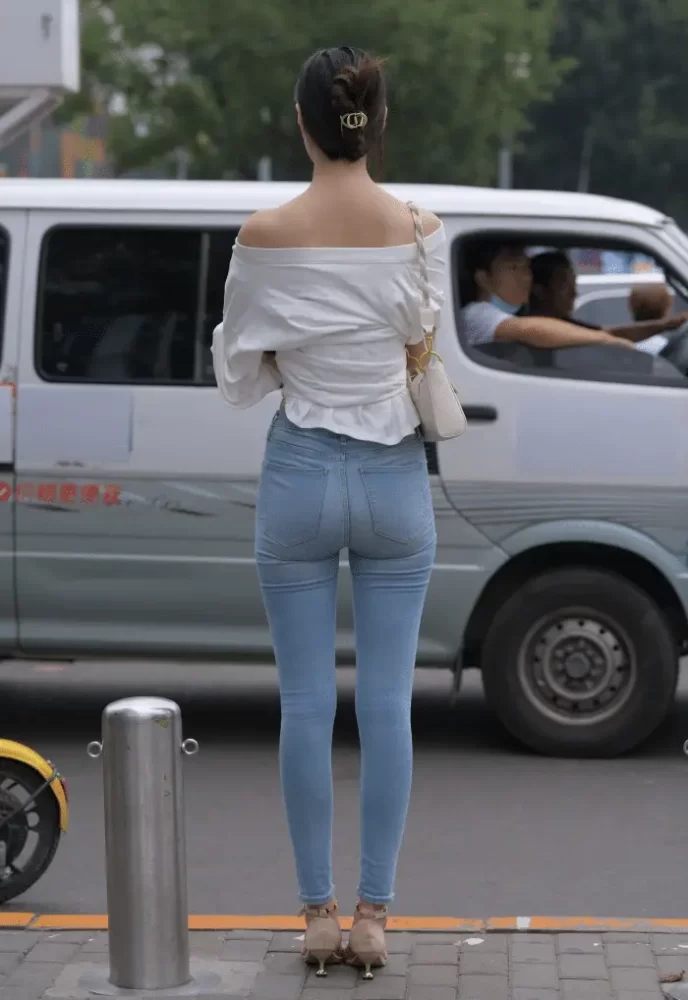 紧身牛仔裤优雅小女人J2238 322P1V-14.1GB-嘿图库