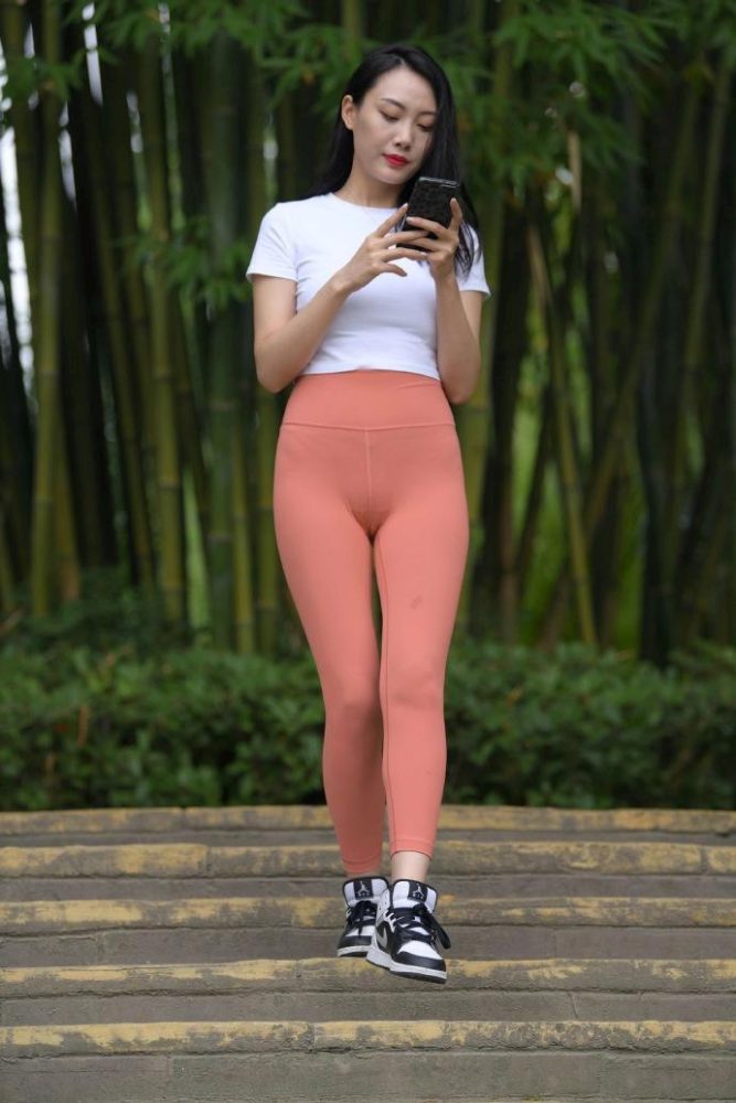 图片[1]-时尚的橘色瑜伽裤女人 J1935 496P1V-20.8GB-嘿图库