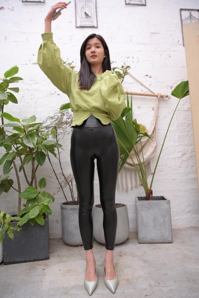 身材很棒的紧身皮裤女孩 J1537 653P1V-19.3GB-嘿图库