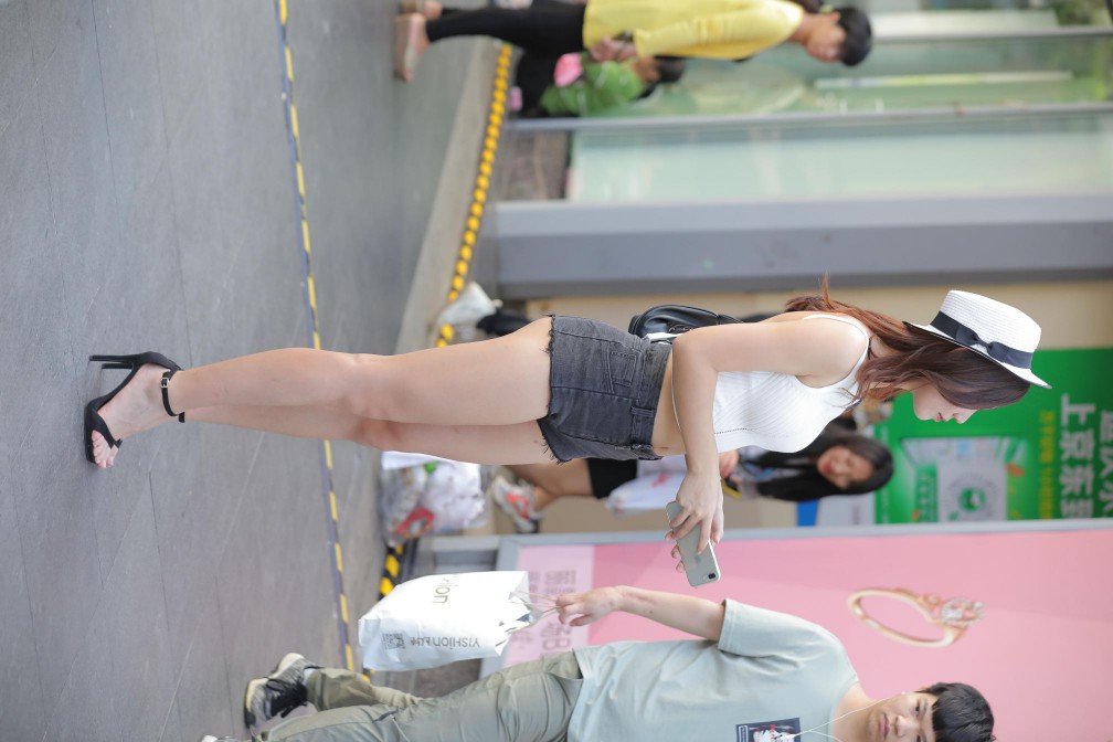 图片[3]-非常时尚阳光的牛仔热裤女孩【808P】00064-嘿图库