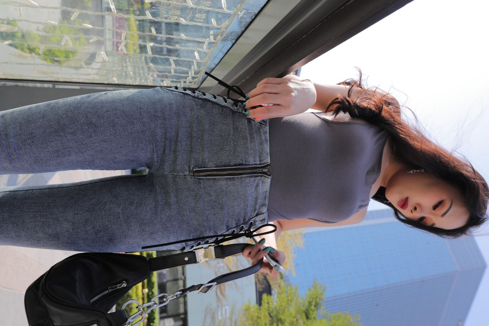 图片[3]-漂亮的紧身牛仔裤长发女孩【474P】00059-嘿图库