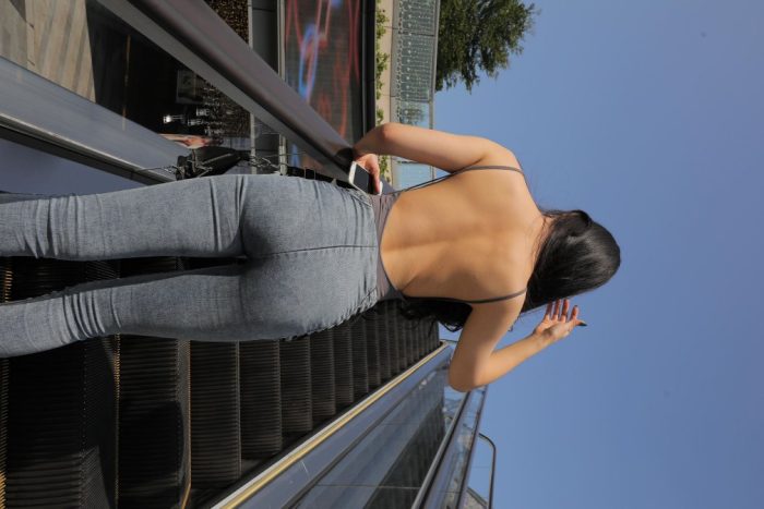 漂亮的紧身牛仔裤长发女孩【474P】00059-嘿图库