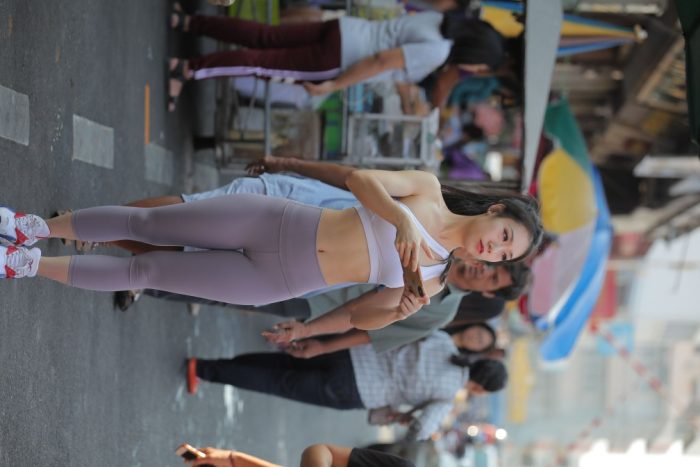 逛街的马尾辫瑜伽老师【556P】00016-嘿图库