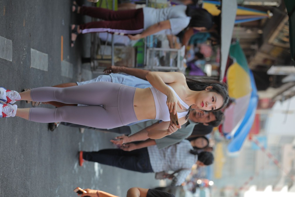 图片[4]-逛街的马尾辫瑜伽老师【556P】00016-嘿图库