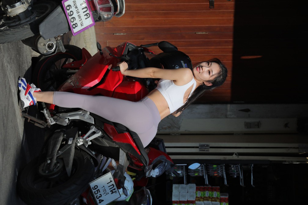 图片[5]-逛街的马尾辫瑜伽老师【556P】00016-嘿图库