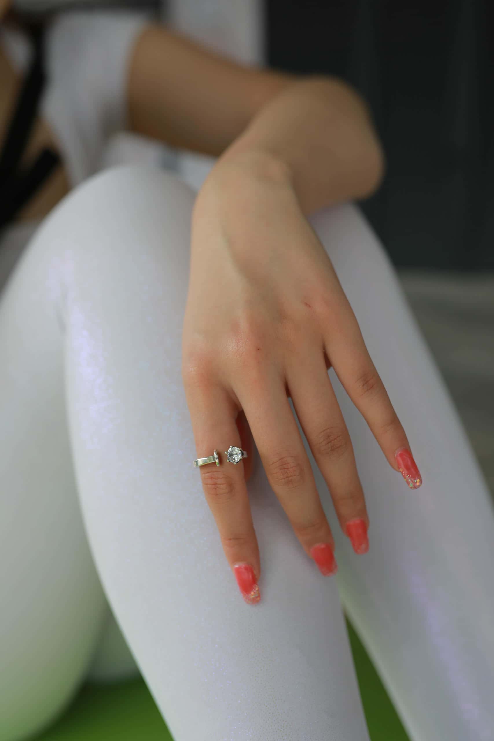 图片[4]-看上去拽拽的瑜伽裤女孩【425P】J1695-嘿图库