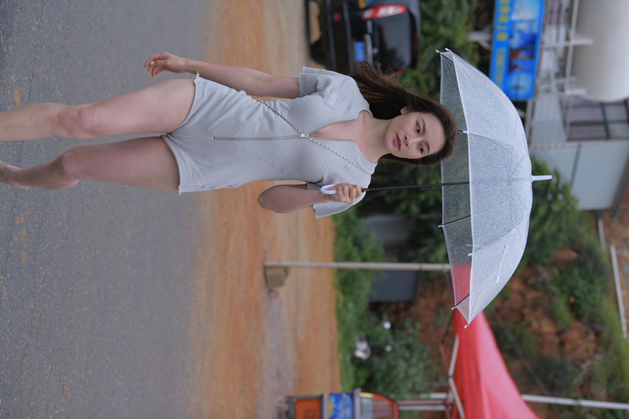 图片[5]-阴雨天在海边骑车的长发女人【156P】00044-嘿图库