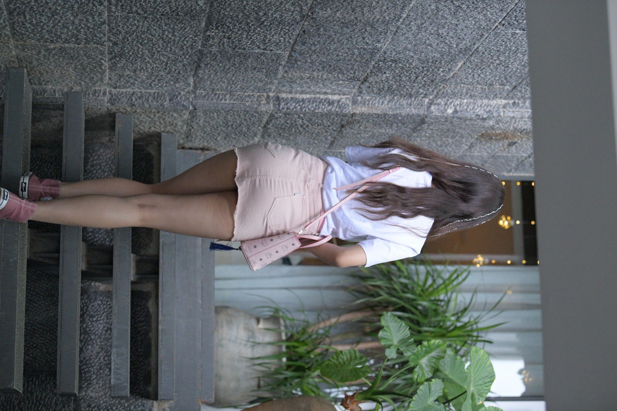 图片[2]-非常清纯甜美的短裙姑娘在逛街【458P】00052-嘿图库