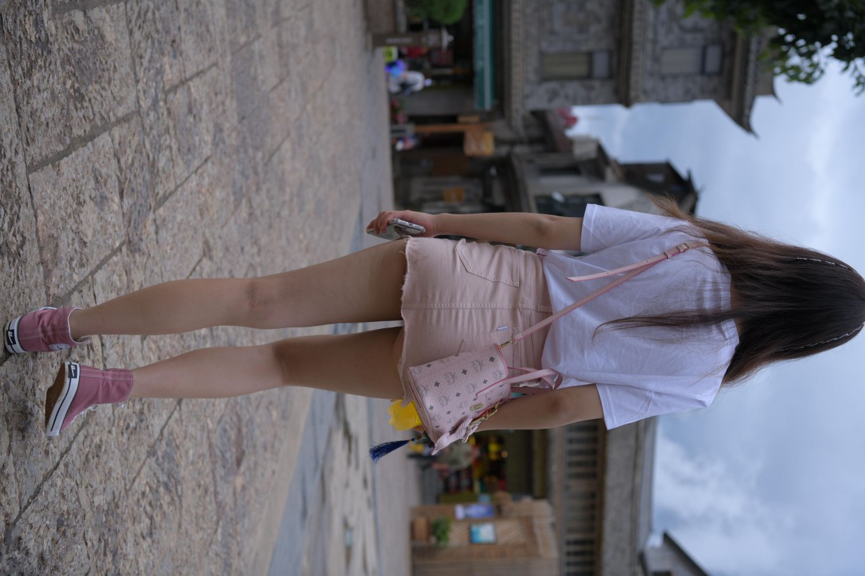 图片[8]-非常清纯甜美的短裙姑娘在逛街【458P】00052-嘿图库