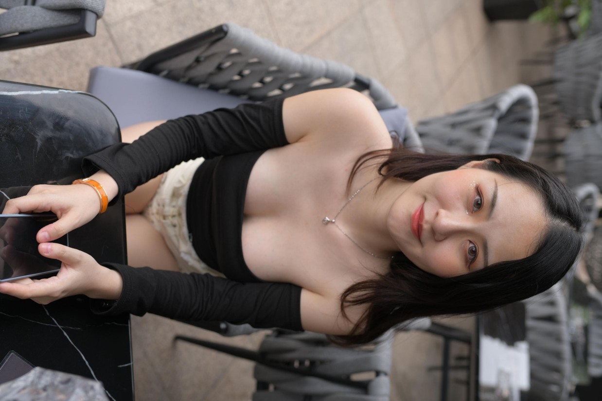 图片[3]-白色短裤的女生笑的很开心【177P】00035-嘿图库