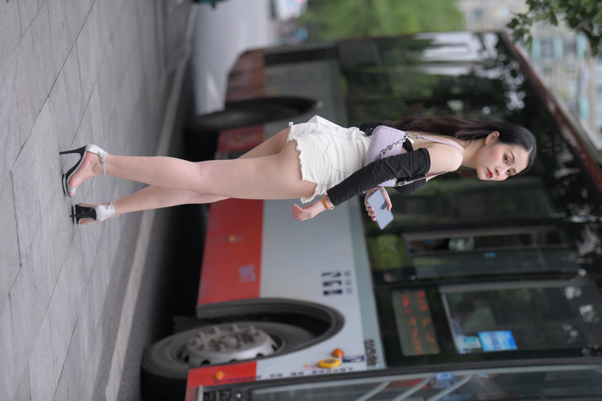 图片[3]-长发飘飘的白色热裤美丽女孩【49P】00029-嘿图库