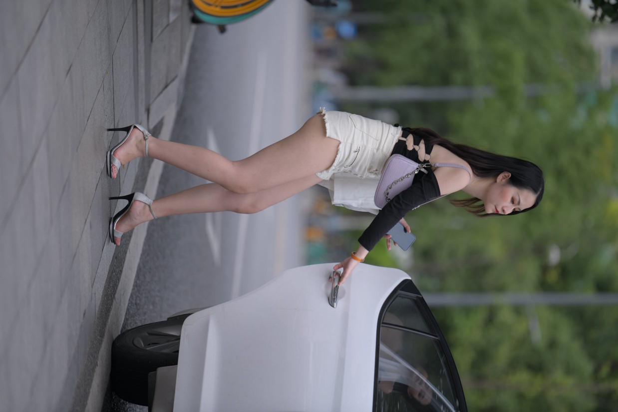 图片[6]-长发飘飘的白色热裤美丽女孩【49P】00029-嘿图库