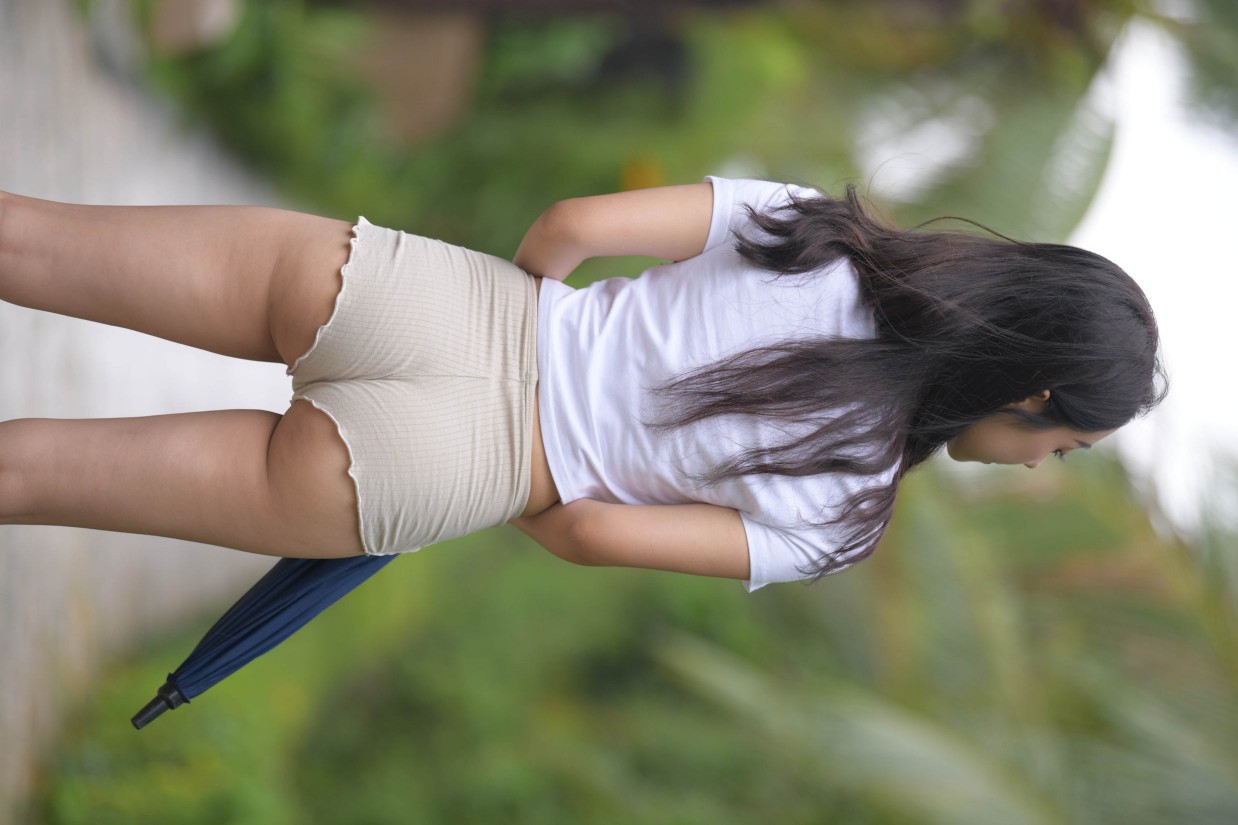 图片[4]-在郊外的长发热裤姑娘【388P】00022-嘿图库