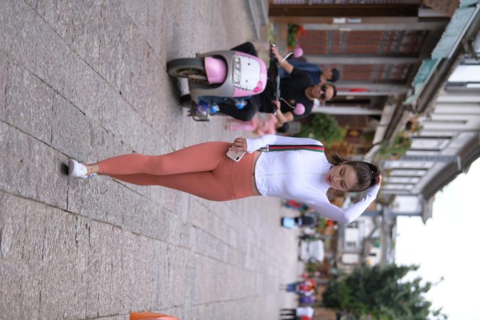 橙色瑜伽裤的高马尾姑娘【615P】00051-嘿图库