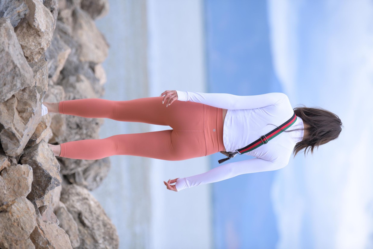 图片[6]-橙色瑜伽裤的高马尾姑娘【615P】00051-嘿图库