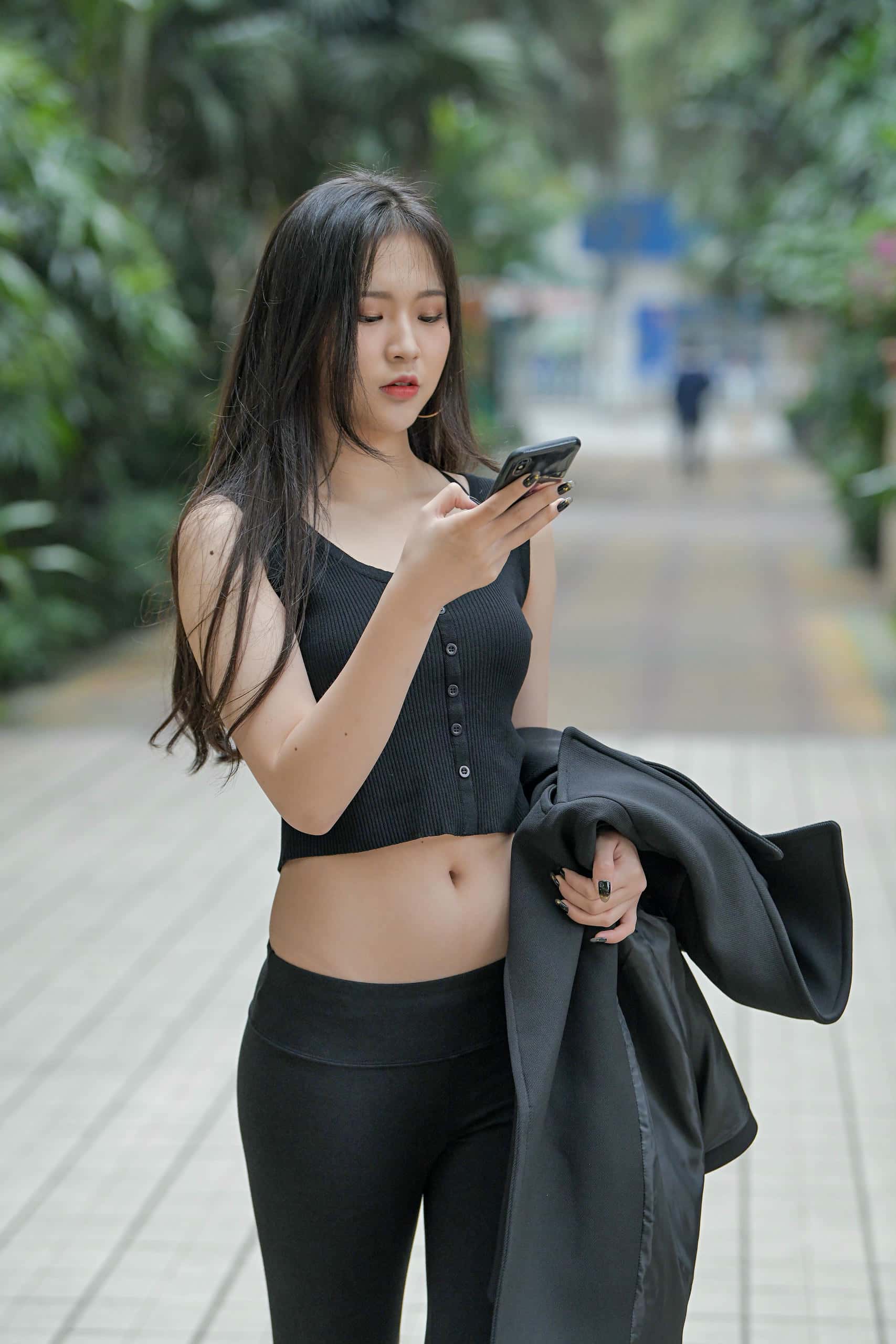 图片[5]-喝奶茶的黑色瑜伽裤长发姑娘【376P】00055-嘿图库
