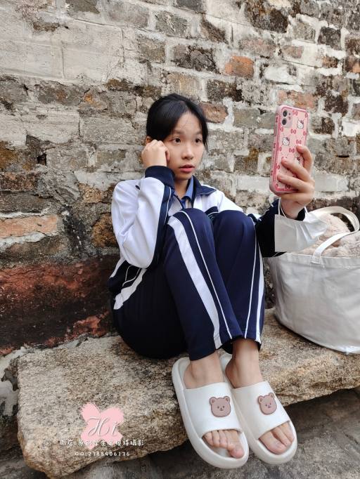 图片[6]-【免费】专心致志玩手机的女孩【42P】20028-嘿图库