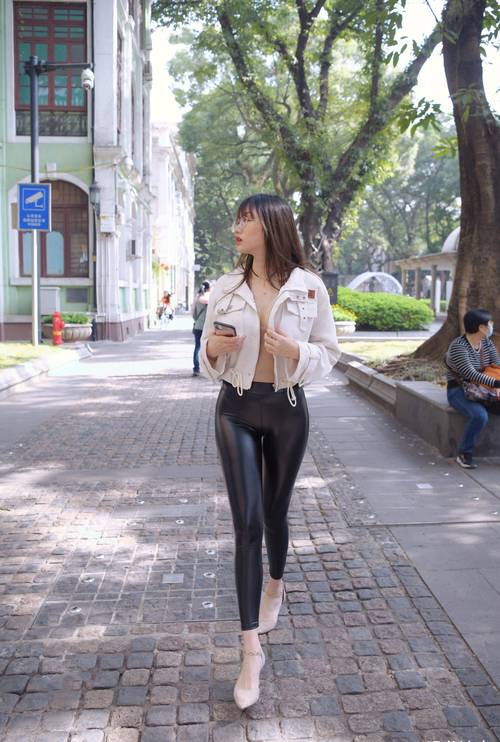 图片[3]-戴眼镜的皮裤女孩 J1473 1046P2V-35.5GB-嘿图库