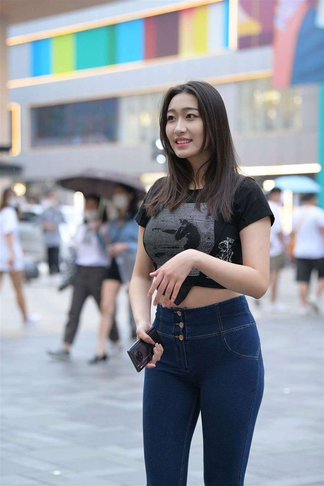 图片[3]-紧身牛仔裤女人J2784 240P-6.66GB-嘿图库