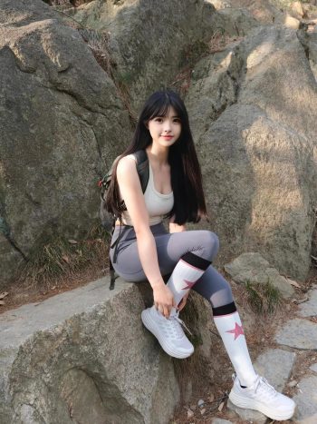 图片[7]-爱爬山的瑜伽裤MM，太甜美了！~-嘿图库