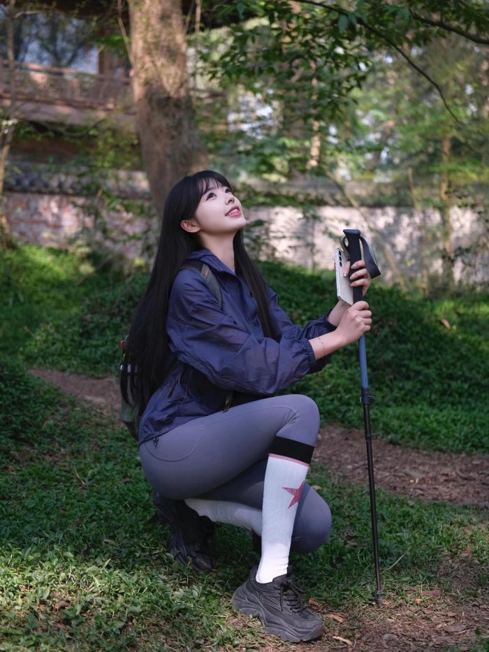 爱爬山的瑜伽裤MM，太甜美了！~-嘿图库