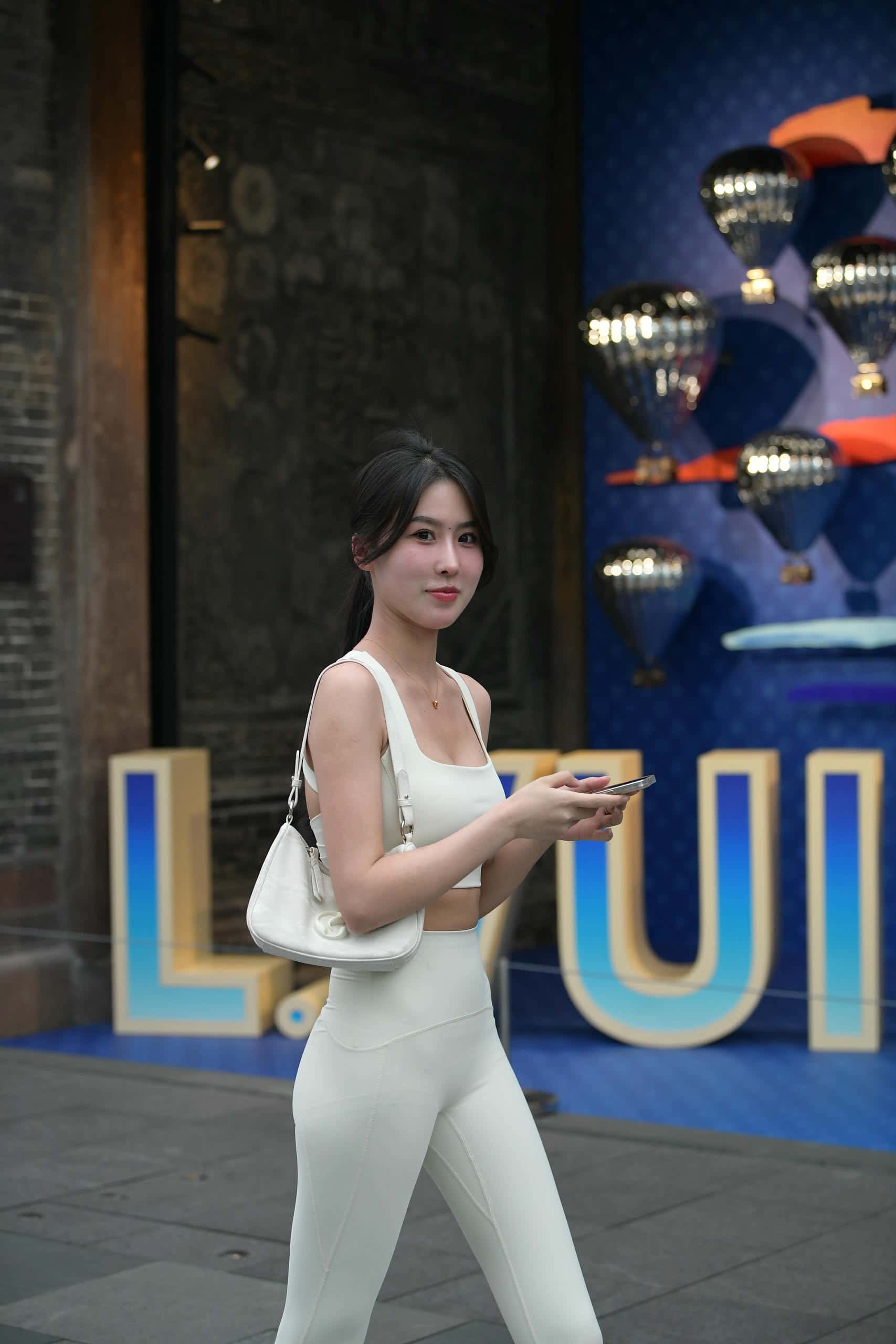 图片[2]-白色瑜伽裤女孩【212P】J8076-嘿图库