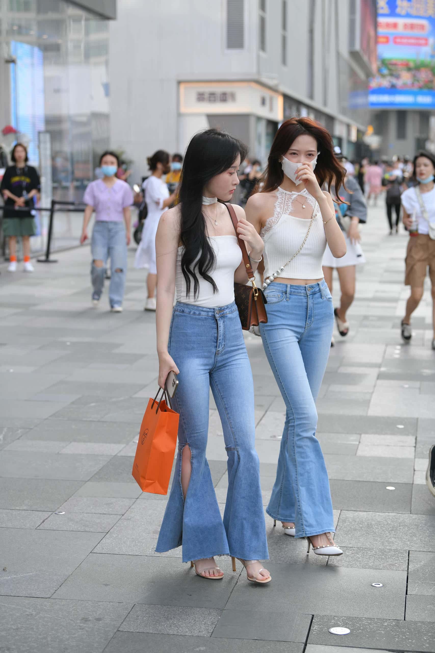 图片[1]-身材绝佳的时尚姐妹花【160P】J4470-嘿图库