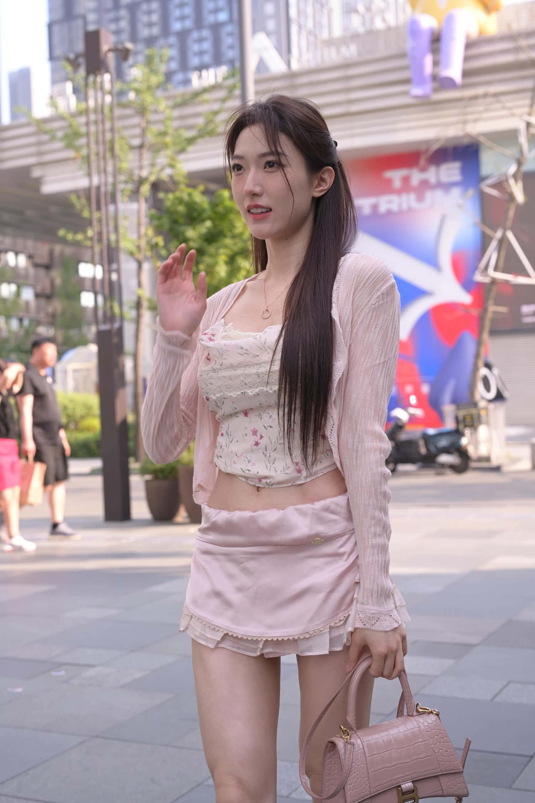 图片[1]-穿蕾丝蛋糕裙的粉色系少女【131P】J7577-嘿图库