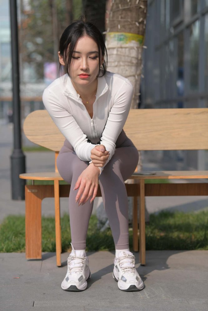 又飒又美的紫色瑜伽裤姑娘【701P】J8165-嘿图库