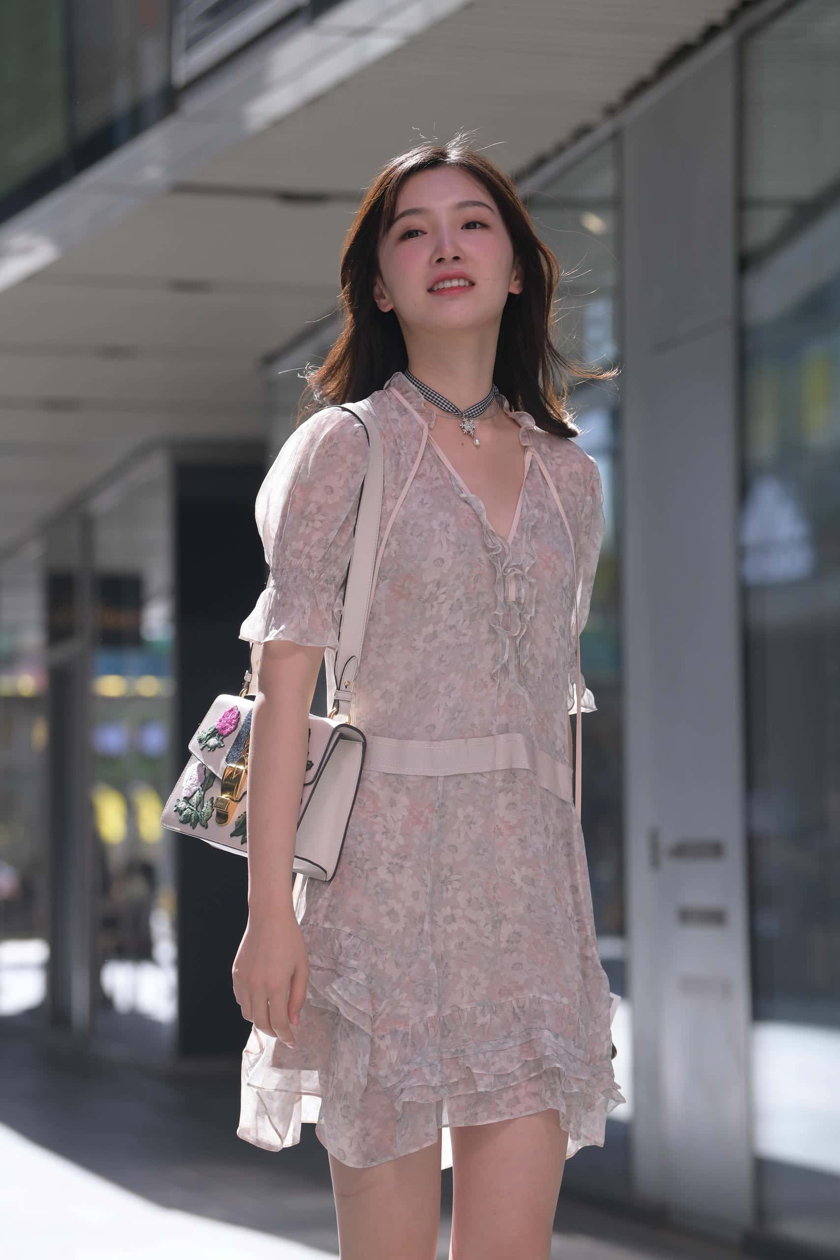 图片[2]-笑容甜美的连衣裙姑娘【24P】J1814-嘿图库