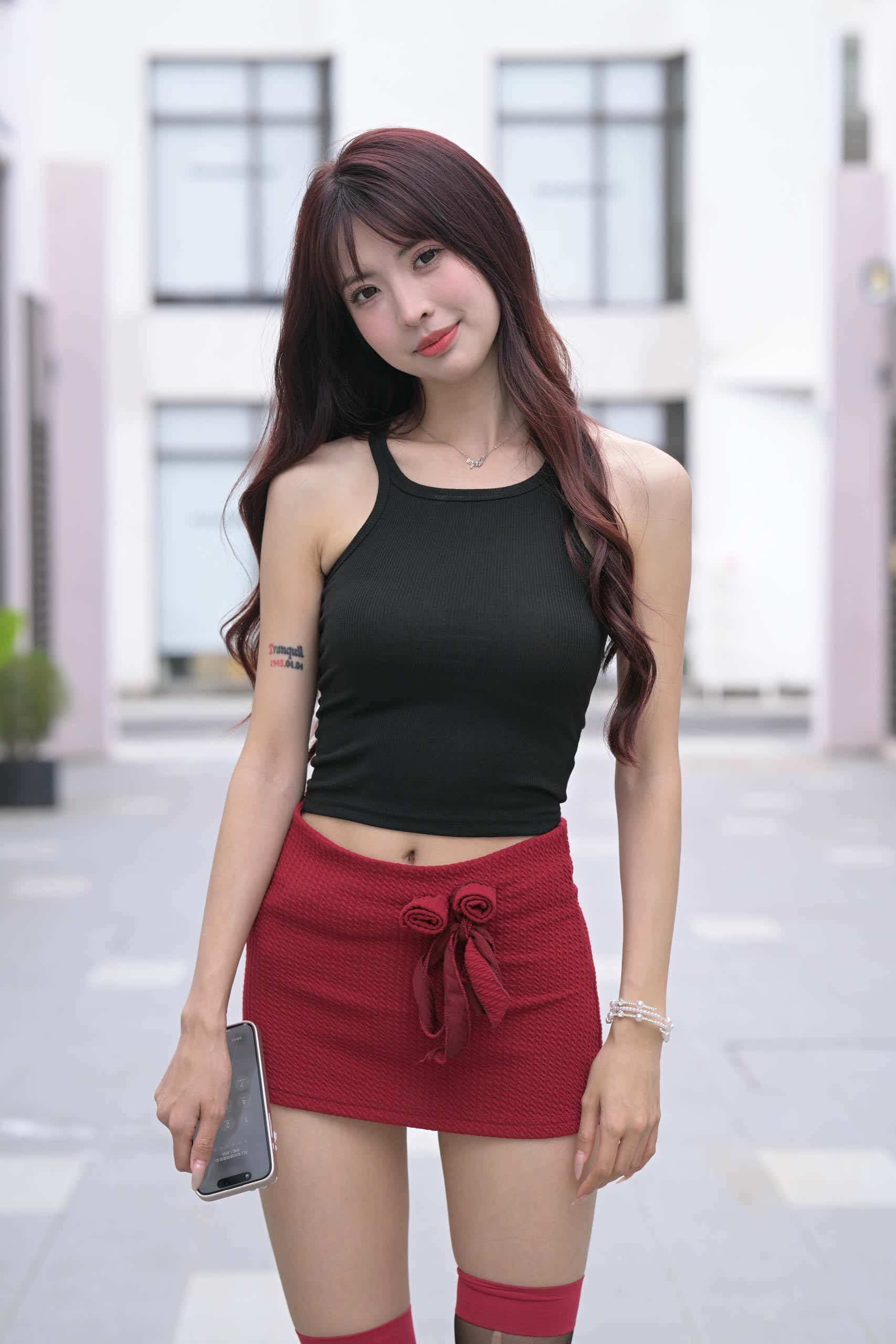 图片[5]-穿红色短裙黑丝的软甜少女【870P】J8145-嘿图库