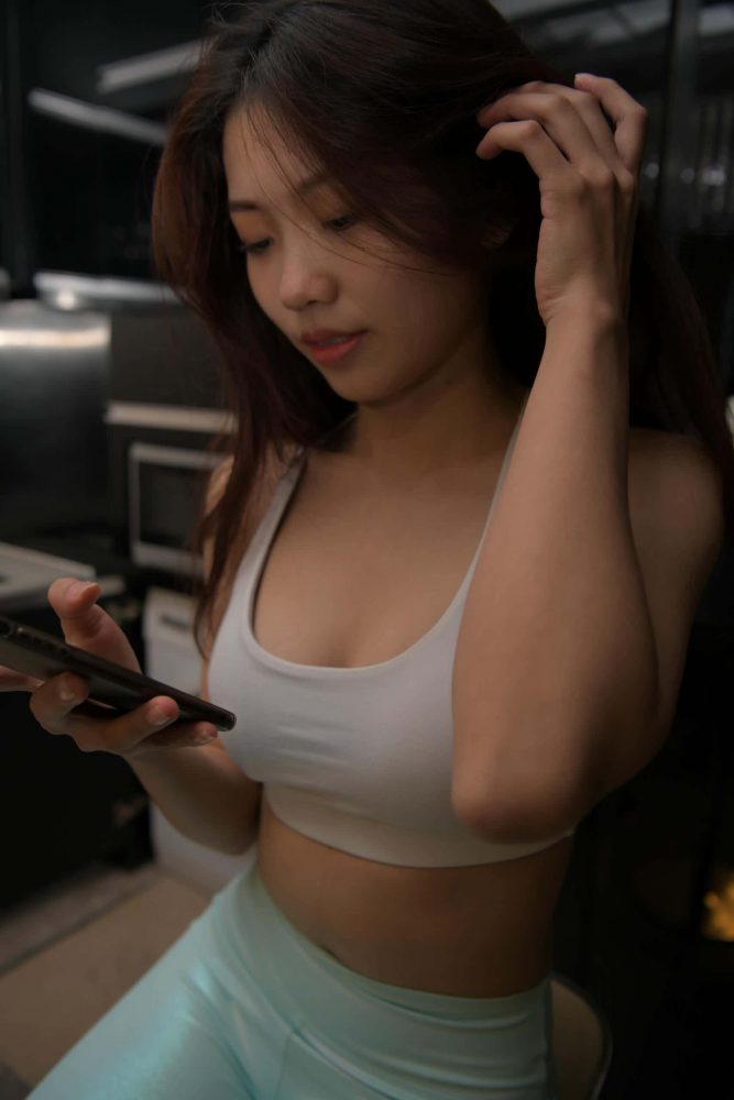 户外玩耍的瑜伽裤小姐姐【467P】J1419-嘿图库